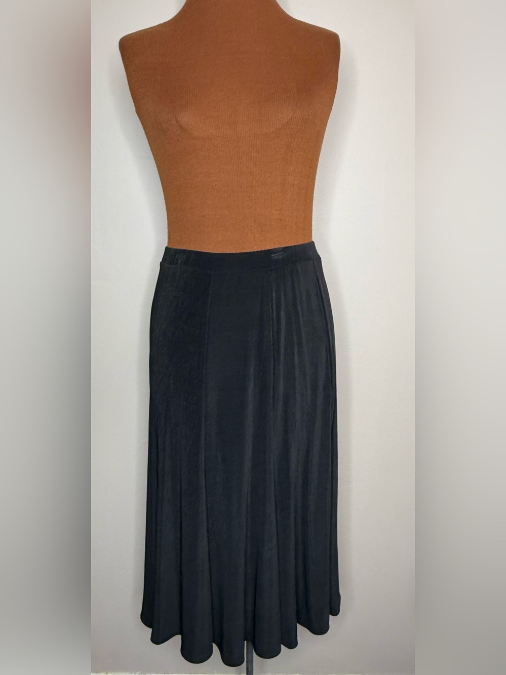 NWT Chico's Travelers Jordan Skirt Black Flowing Midi Length Size 0 Small